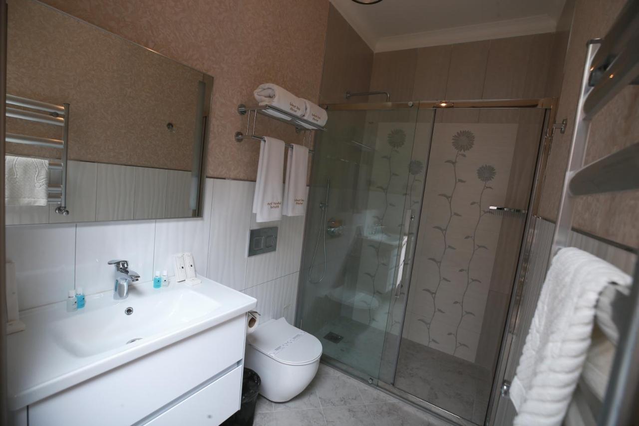West Inn Hotel & Restaurant Nz Баку Экстерьер фото